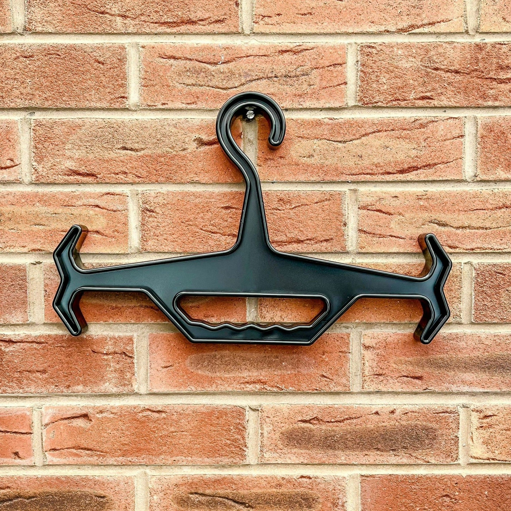 Black Hanger