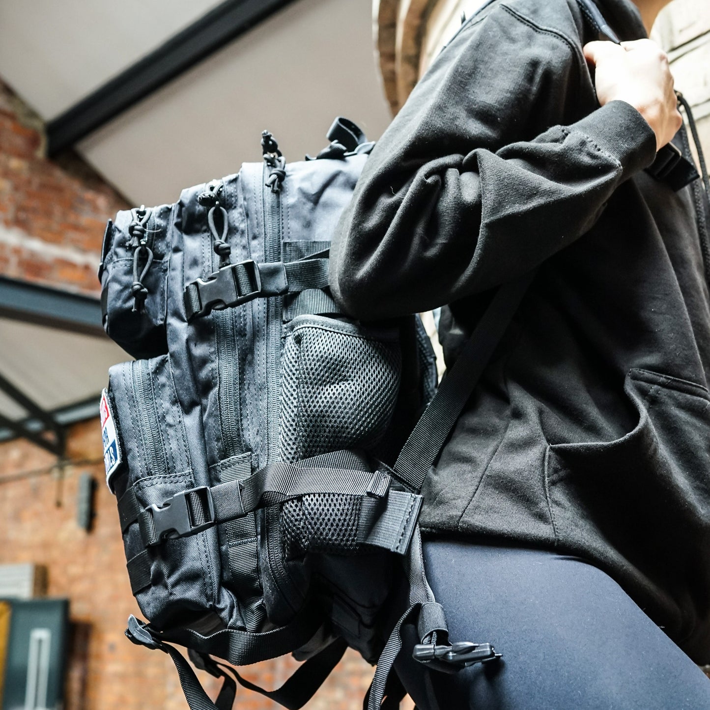 Icon backpack, side view
